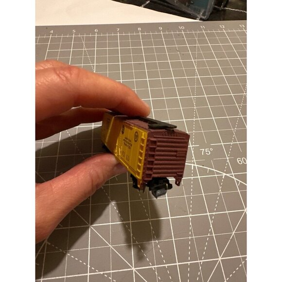 American Refrigerator Transit Co ART26904 N Scale 41 Ft Mechanical Reefer 5004 - Picture 5 of 16